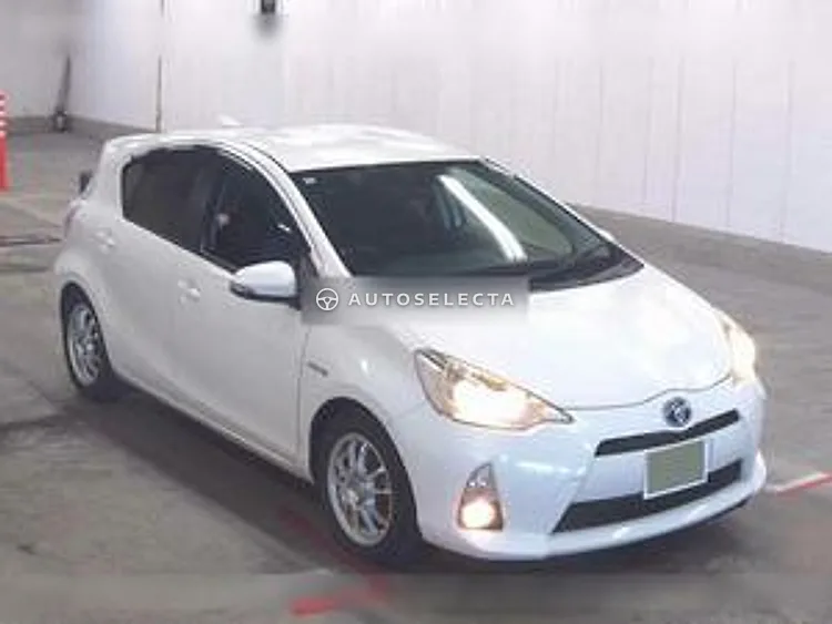 Toyota Aqua 2012, photo 1 of 1