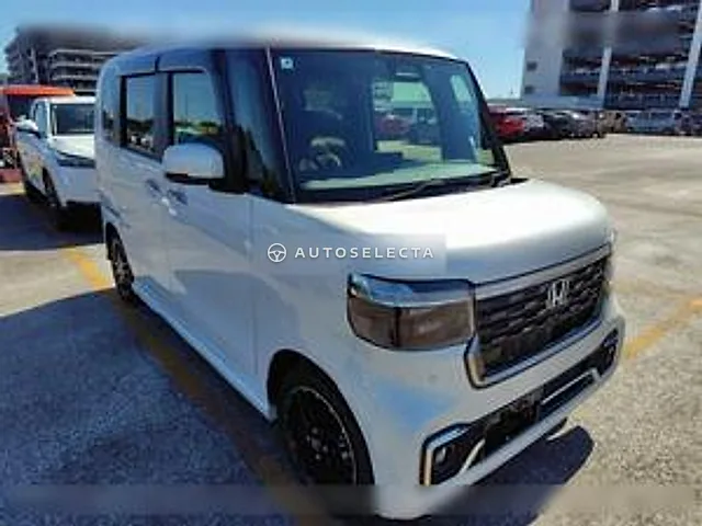 Honda N-BOX Custom 2025