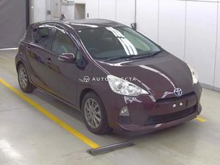 Toyota Aqua 2013, photo 1 of 1