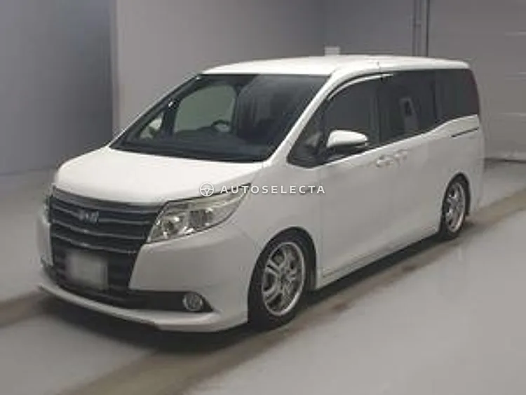Toyota Noah 2017, photo 1 of 1