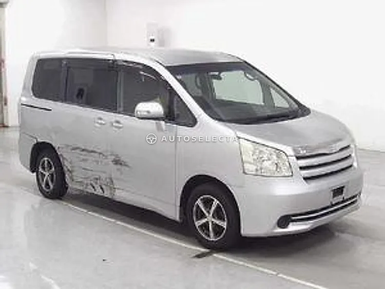 Toyota Noah 2008, photo 1 of 1