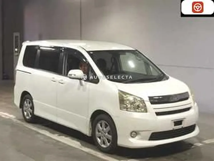 Toyota Noah 2010, photo 1 of 1