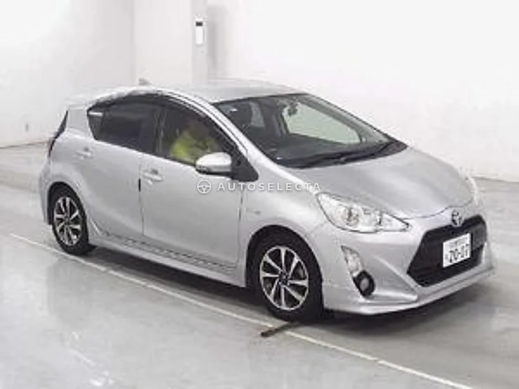 Toyota Aqua 2015, photo 1 of 1