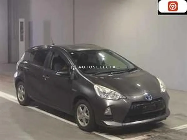 Toyota Aqua 2012, photo 1 of 1