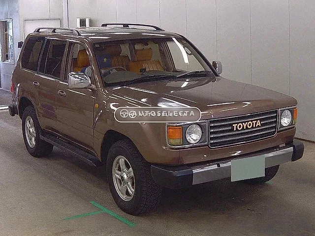Toyota Land Cruiser 2002, auction grade 3.5