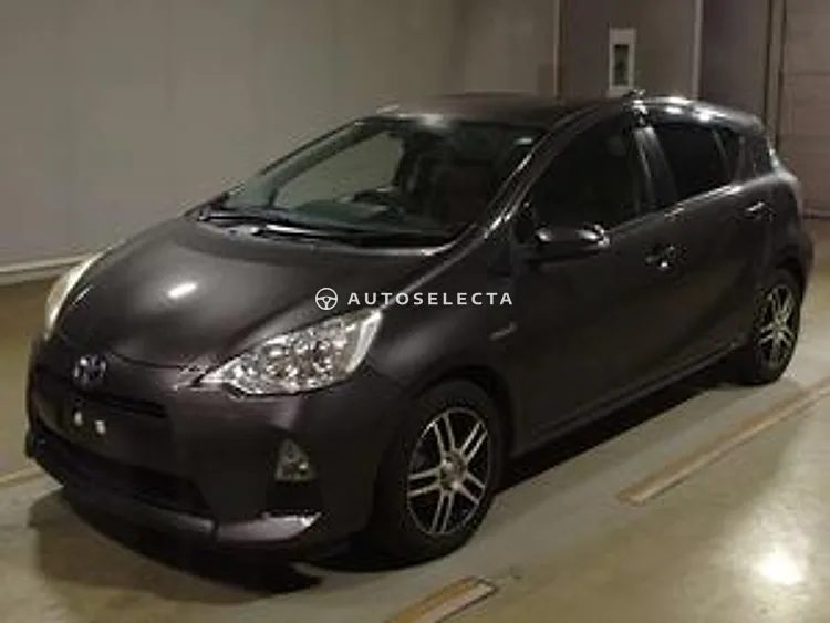 Toyota Aqua 2013, photo 1 of 1