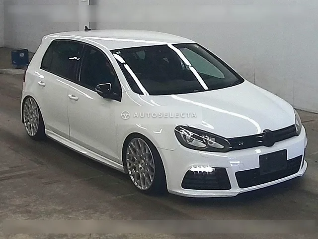 Volkswagen Golf 2010, auction grade 4