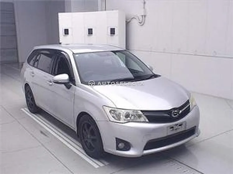 Toyota Corolla Fielder 2013, photo 1 of 1