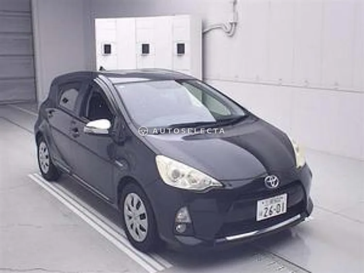 Toyota Aqua 2012, photo 1 of 1
