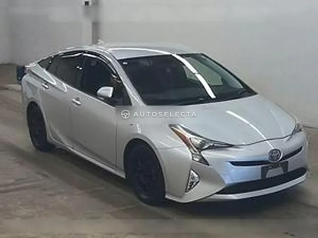 Toyota Prius 2015, auction grade 3.5