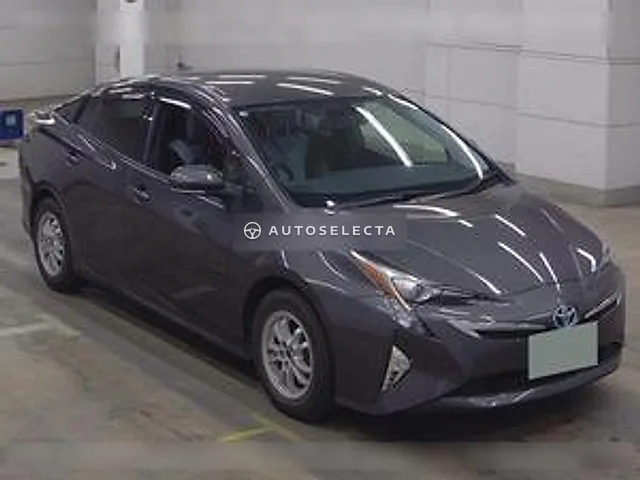 Toyota Prius 2015, auction grade 4