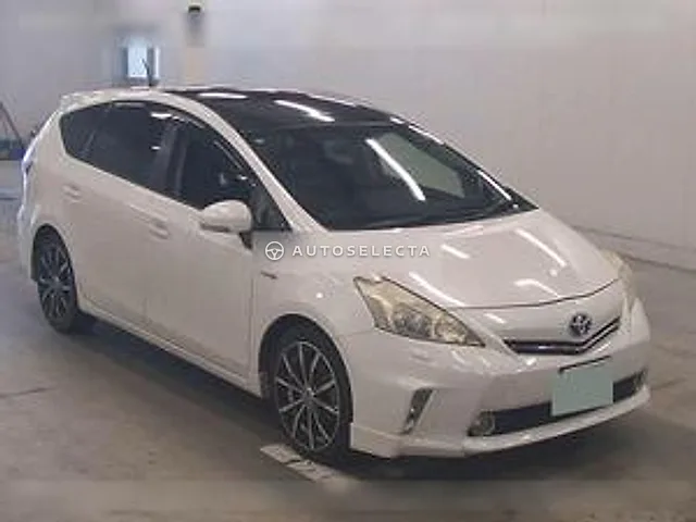 Toyota Prius Alpha 2012
