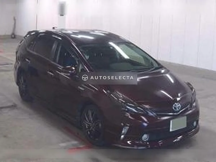 Toyota Prius Alpha 2014, photo 1 of 1