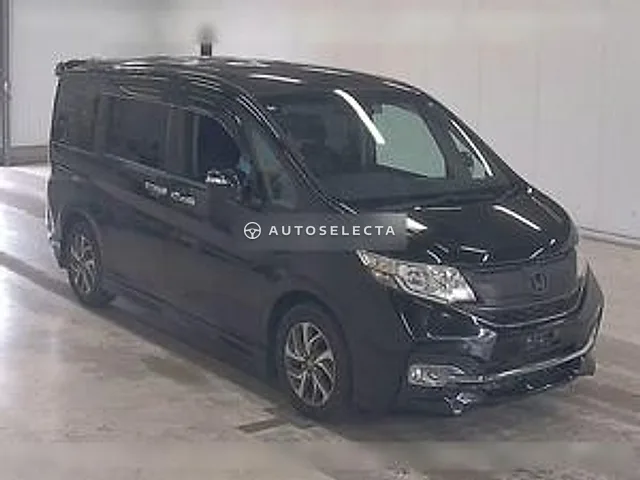 Honda Stepwgn Spada 2015, auction grade 3