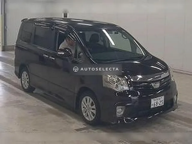 Toyota Noah 2012, auction grade 3.5