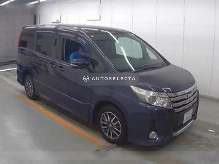 Toyota Noah 2014, photo 1 of 1