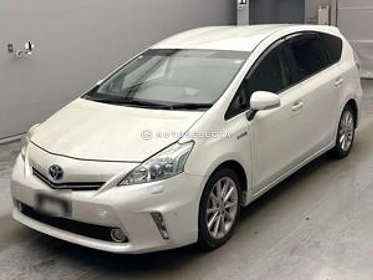 Toyota Prius Alpha 2011, photo 1 of 1
