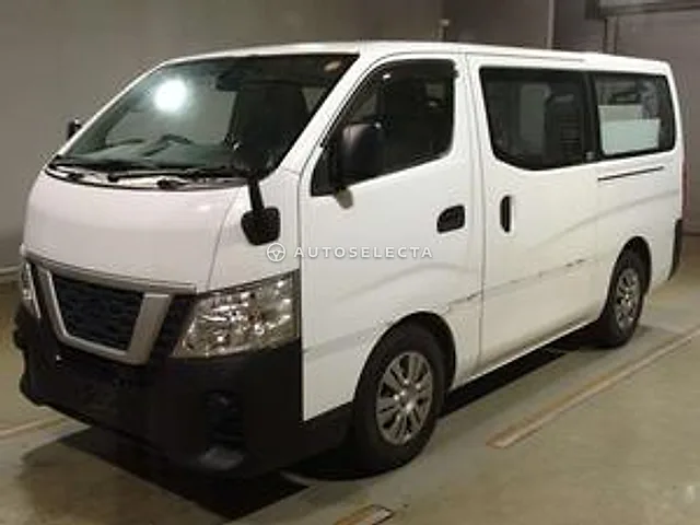 Nissan NV350 Caravan 2017, auction grade 3.5