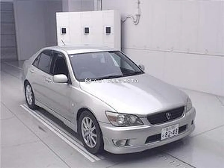 Toyota Altezza 1999, photo 1 of 11