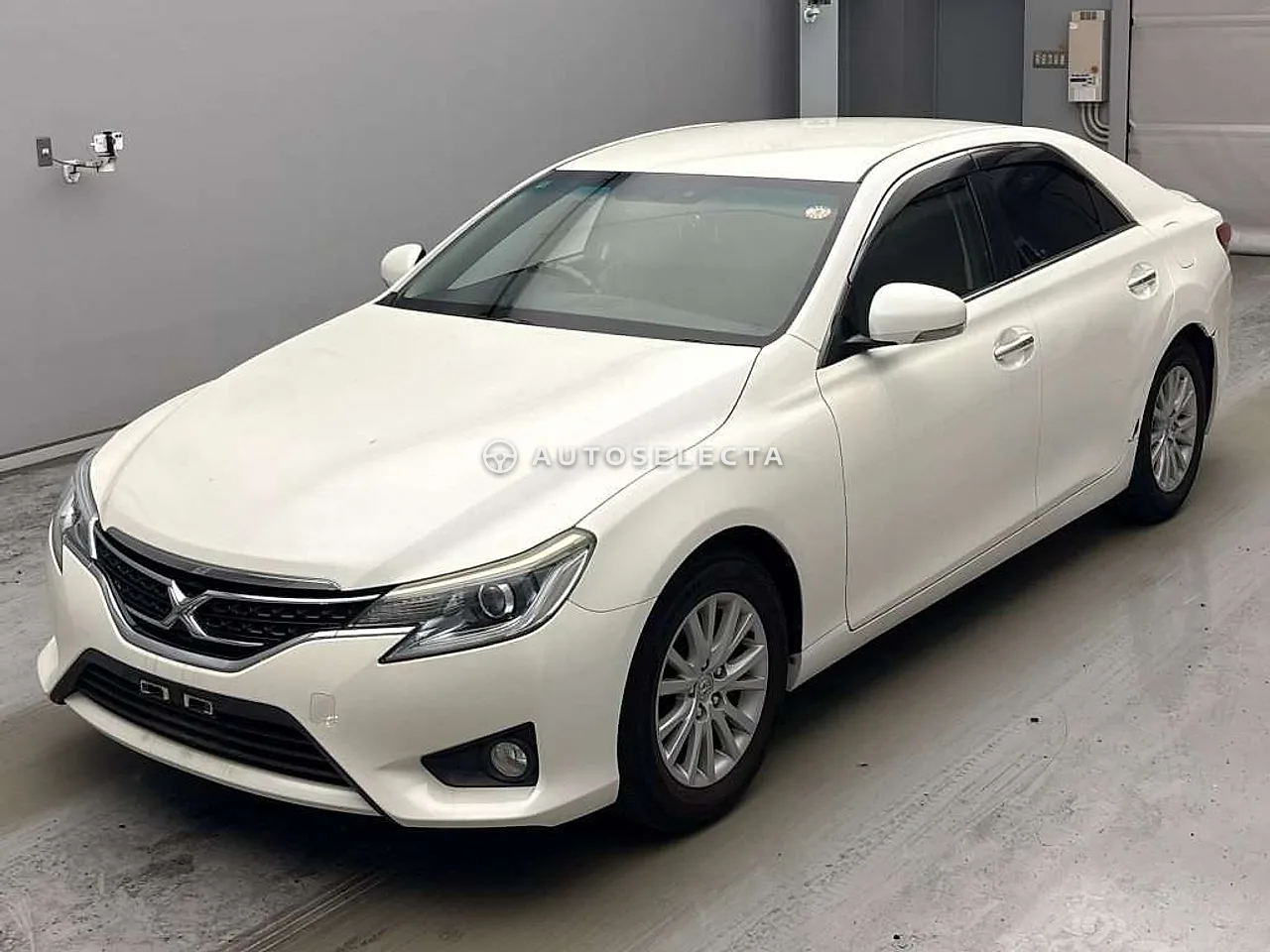 Toyota Mark X 2012, photo 1 of 1
