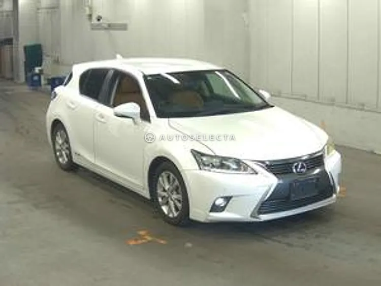 Lexus CT 2014, photo 1 of 5