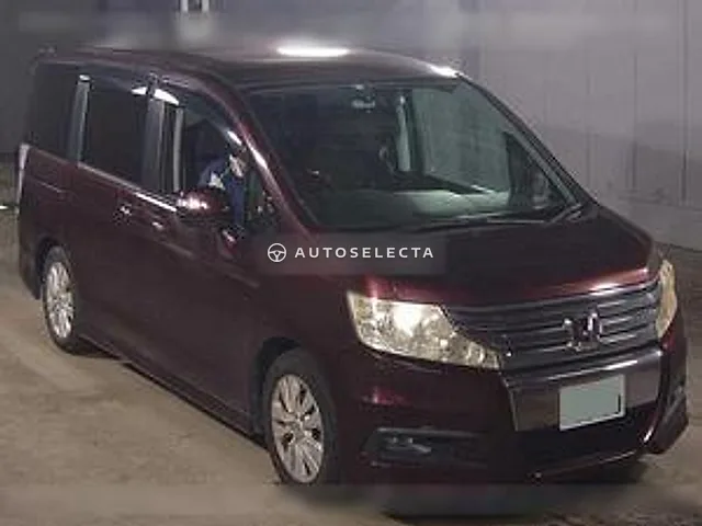 Honda Stepwgn Spada 2010, auction grade R
