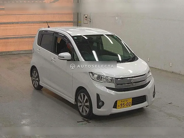 Mitsubishi eK Custom 2013, auction grade 3.5
