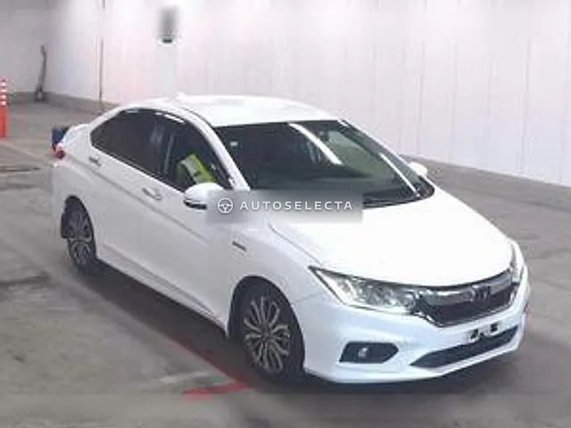 Honda Grace 2017, auction grade 4