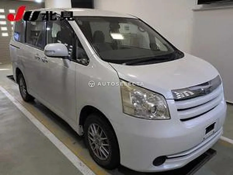 Toyota Noah 2009, photo 1 of 1