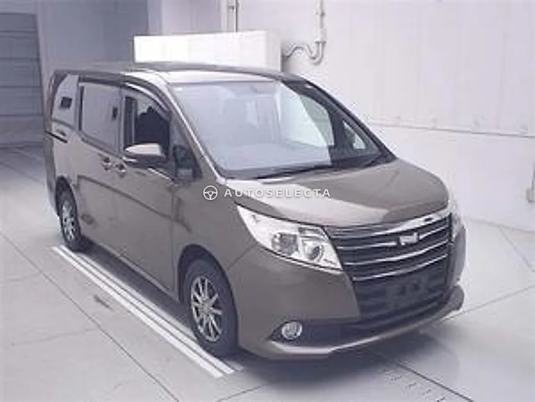 Toyota Noah 2014, photo 1 of 1