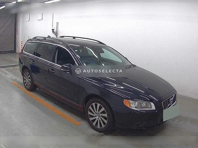 Volvo V70 2012, auction grade 4.5