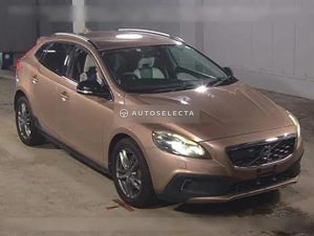 Volvo V40 2013, auction grade 4