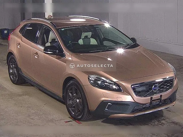 Volvo V40 2013, auction grade 4