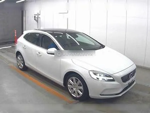 Volvo V40 2020, auction grade 4.5