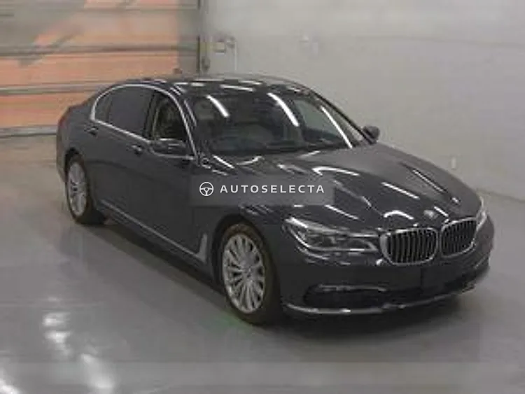 BMW 7 Series 2015, photo 1 of 6