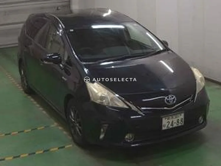 Toyota Prius Alpha 2012, photo 1 of 1