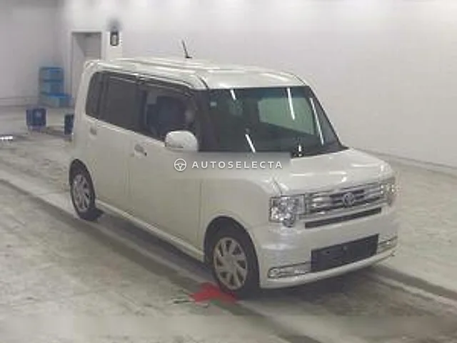 Toyota Pixis Space 2011