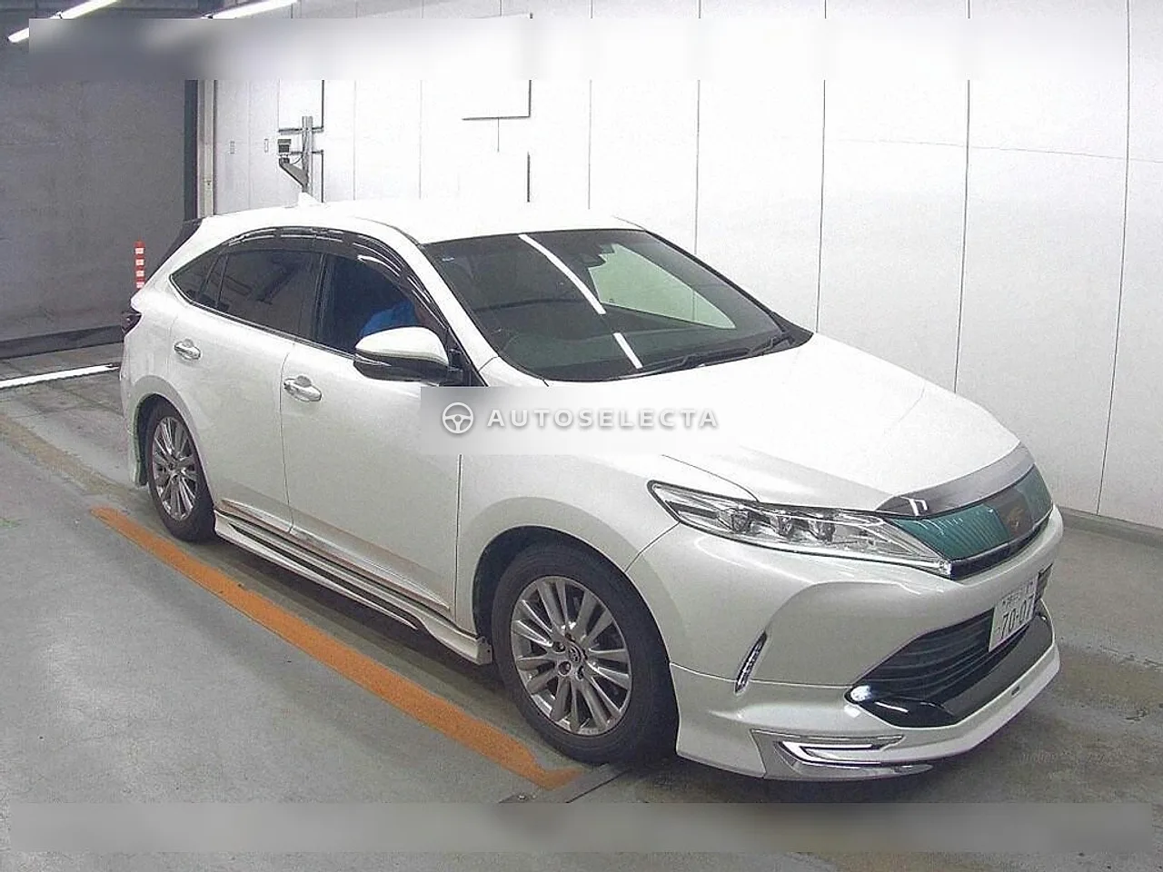 Toyota Harrier 2017, photo 1 of 6
