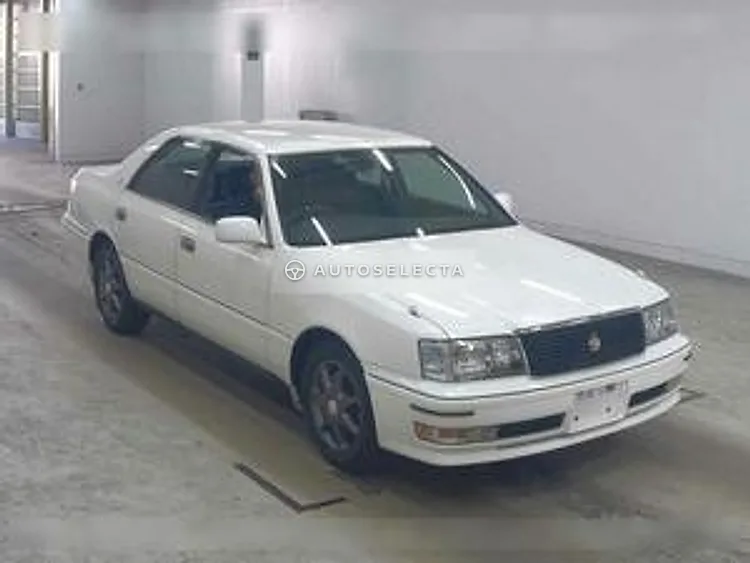 Toyota Crown 1998, photo 1 of 6