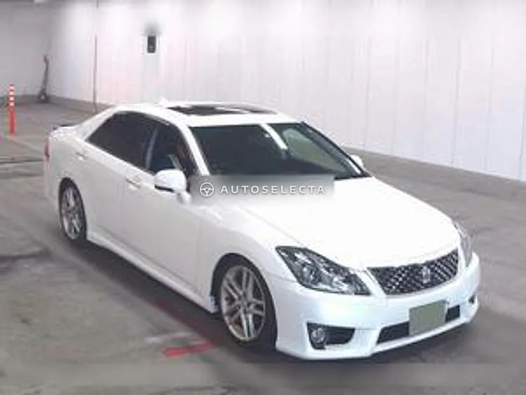 Toyota Crown 2012, photo 1 of 1