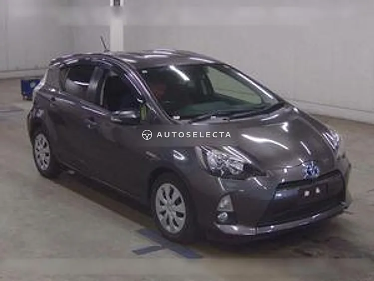 Toyota Aqua 2013, photo 1 of 1