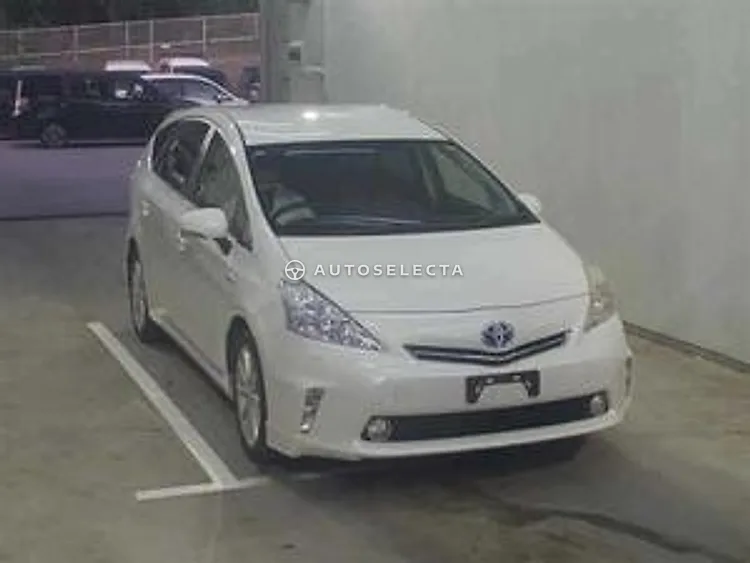 Toyota Prius Alpha 2012, photo 1 of 1