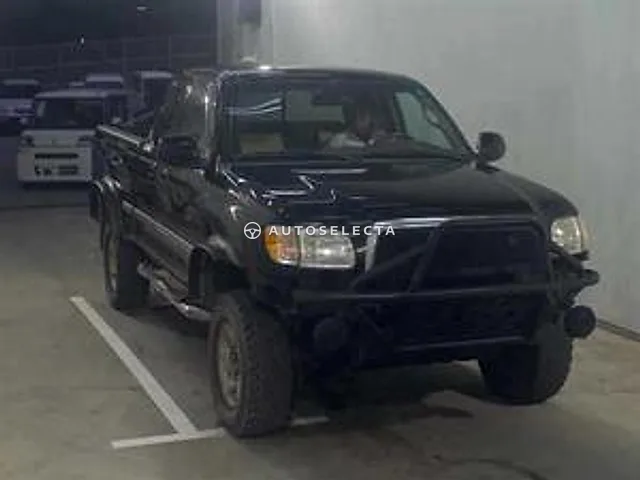 Toyota Tundra 2005, auction grade R