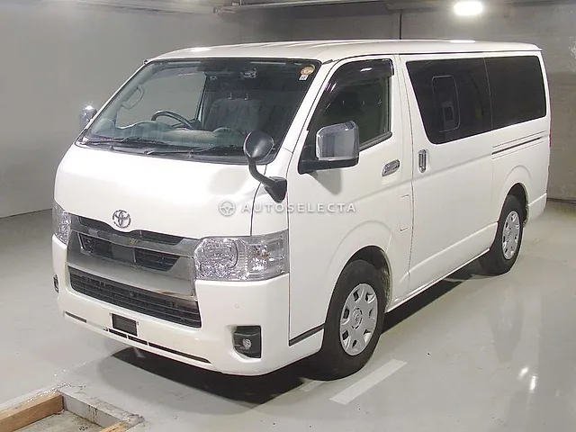 Toyota Hiace Van 2023, auction grade 4