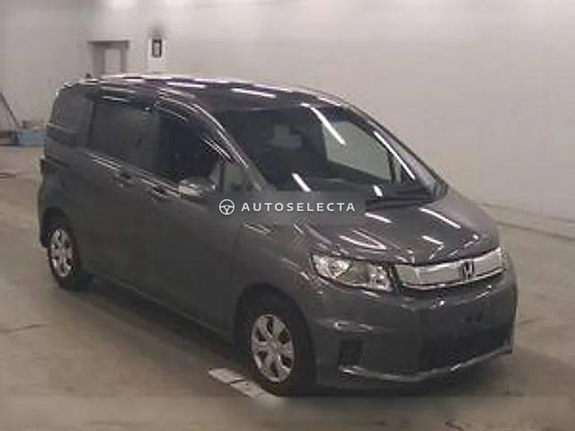 Honda Freed Spike 2014, auction grade 4