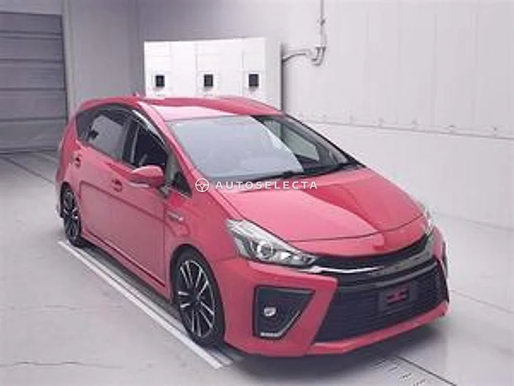Toyota Prius Alpha 2015, photo 1 of 1