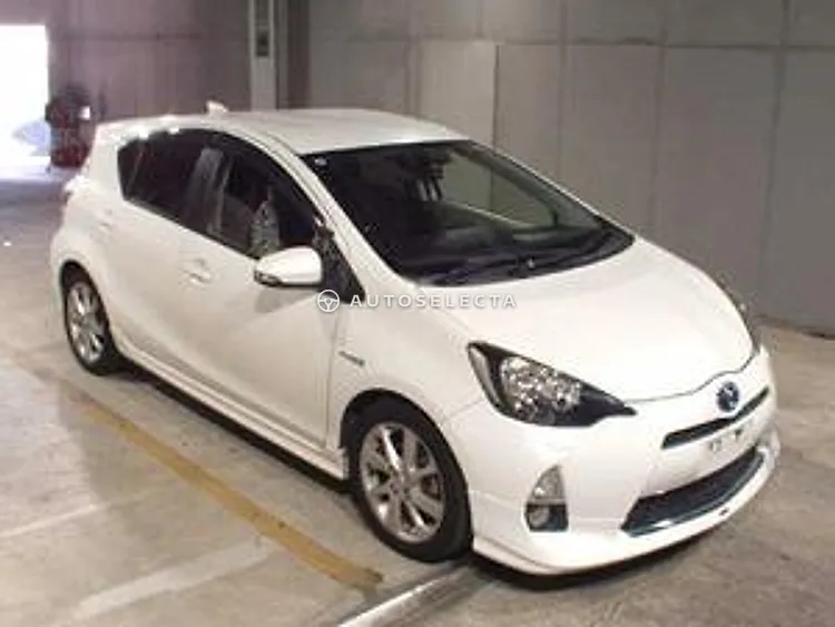 Toyota Aqua 2012, photo 1 of 1