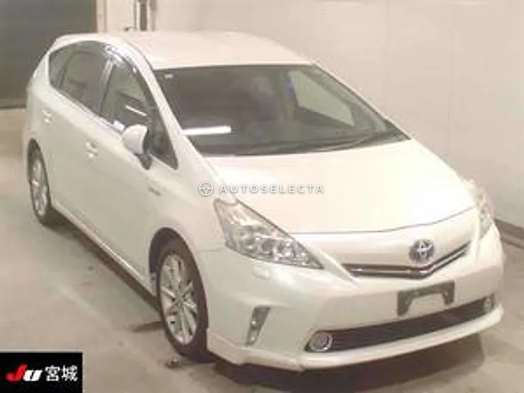 Toyota Prius Alpha 2012, photo 1 of 1