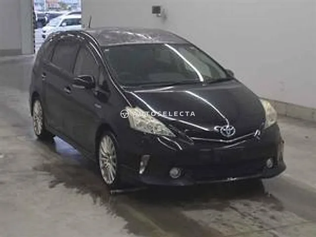 Toyota Prius Alpha 2014, auction grade R