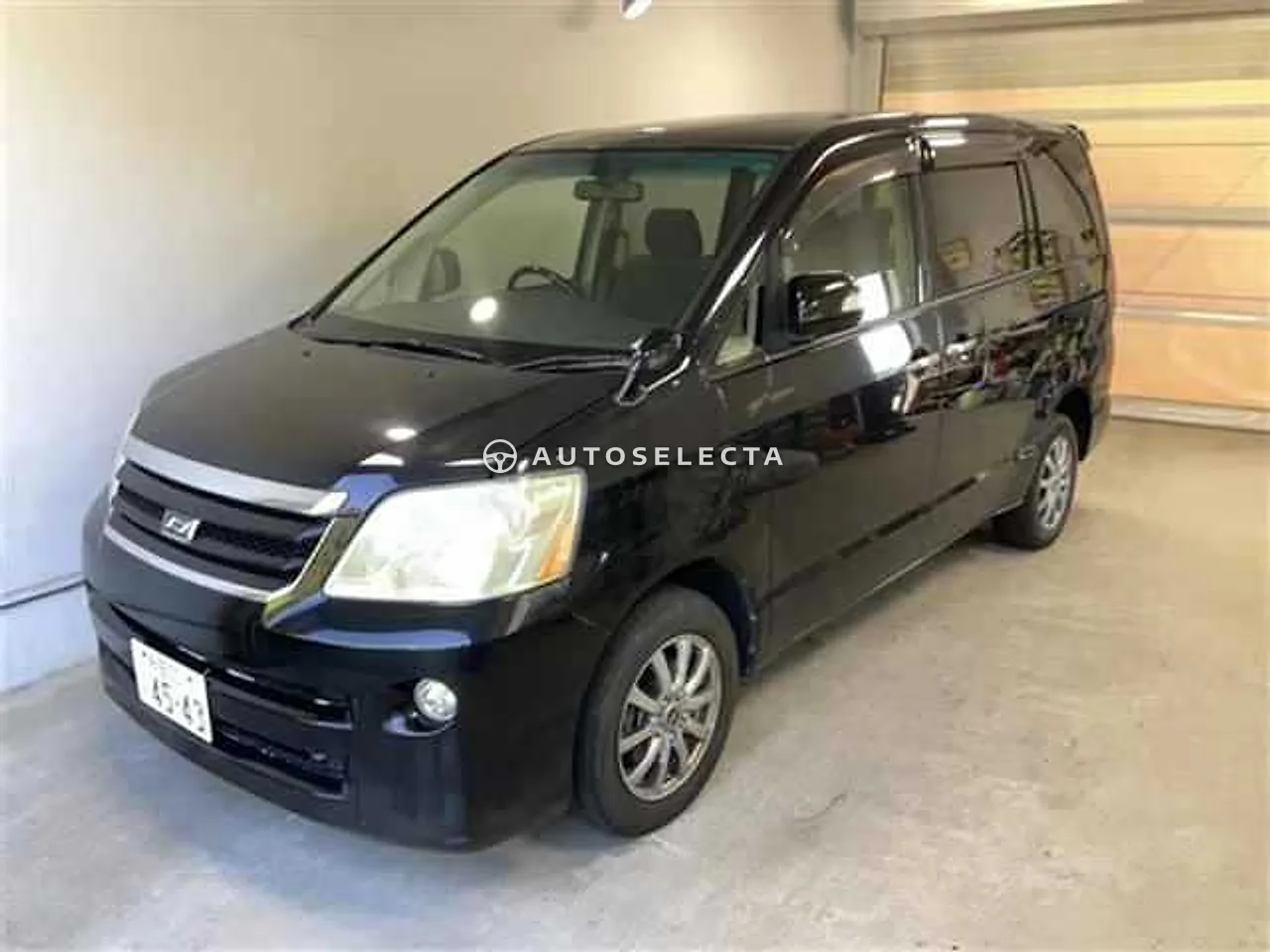 Toyota Noah 2007, photo 1 of 1